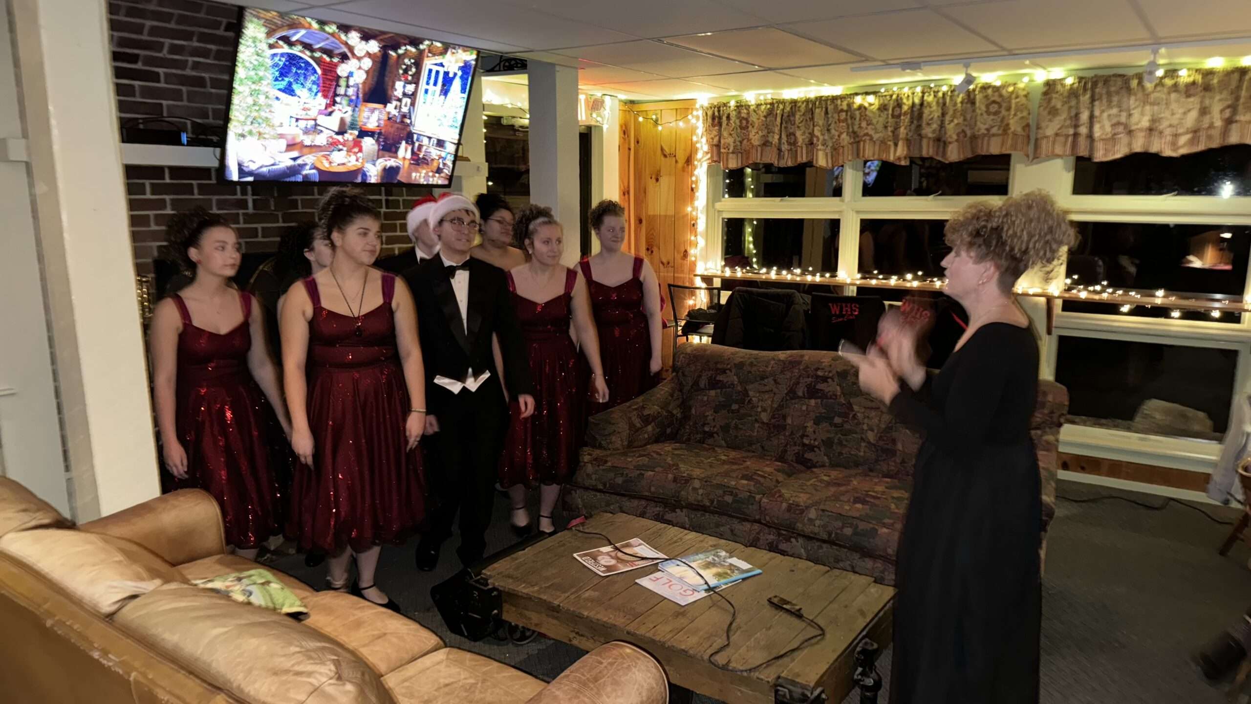 Westfield High School Choir Charms Kiwanis Club with Yuletide